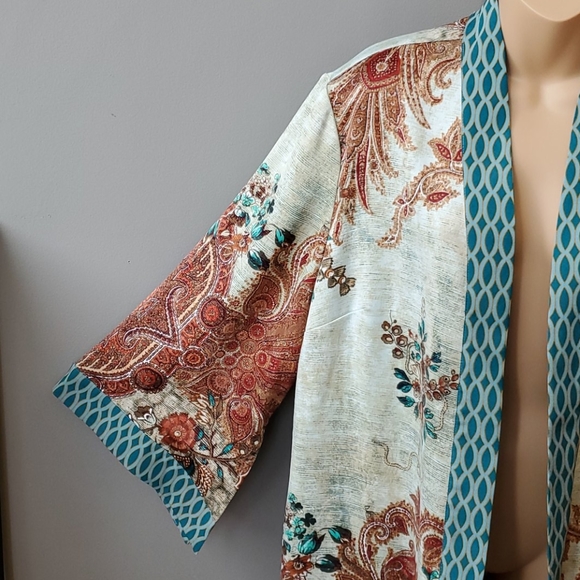 Chico's Reversible Mixed Floral-Geometric Kimono - Picture 3 of 9
